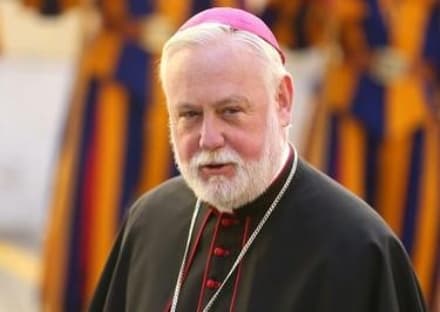 IVREA - Il ministro degli esteri del Vaticano ospite in Canavese