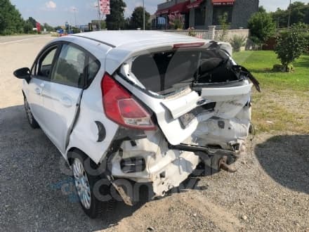 SAN GIORGIO-SAN GIUSTO CANAVESE - Scontro auto-moto sulla provinciale: centauro ferito ricoverato al Cto