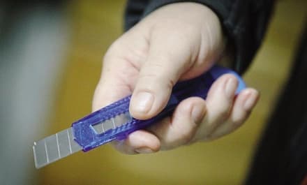 IVREA - Sfregia la faccia dell'ex fidanzata con un taglierino: non voleva più tornare con lui. Condannato a 4 anni e 7 mesi