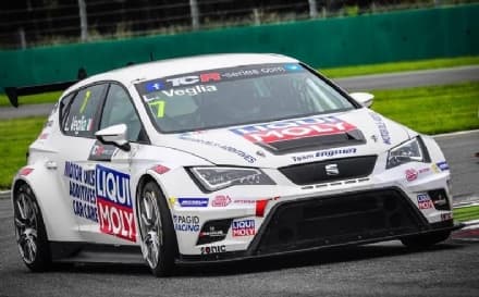 MOTORI - Il leinicese Lorenzo Veglia in gara a Singapore