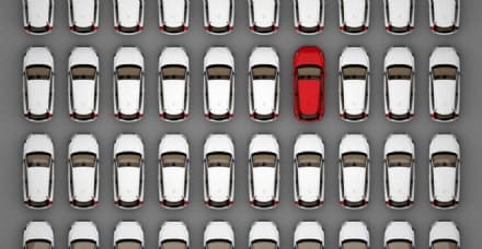 TREND - In l'Italia l'auto è bianca o nera