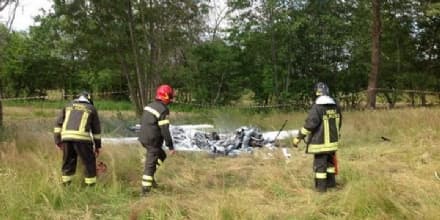 CADE AEREO ULTRALEGGERO: IL PILOTA E' MORTO SUL COLPO - FOTO