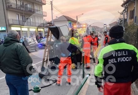 CIRIE' - Si ribalta con una microcar in via Lanzo, conducente ferita