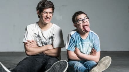 DUE CITTA' AL CINEMA - La toccante storia di «Mio fratello rincorre i dinosauri» - GUARDA IL TRAILER