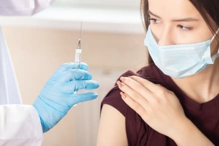 VACCINI - Anticipata al 22 novembre la terza dose per la fascia 40-59 anni