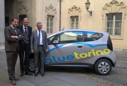 BAIRO - Torino si dà al «car sharing» con l'auto elettrica di Bollorè costruita in Canavese