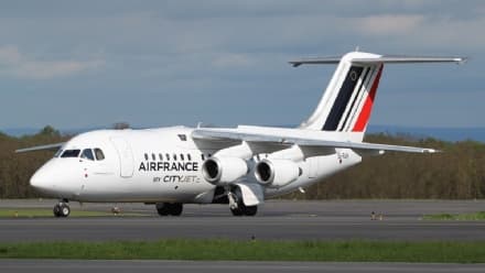 CASELLE - PRENDE FUOCO IL MOTORE DI UN AEREO: PAURA SULLA PISTA DELL'AEROPORTO