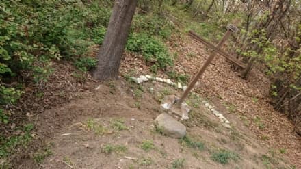 BARONE CANAVESE - Motocross non autorizzato con una croce come segnale in curva. Il Comune: «Idioti»