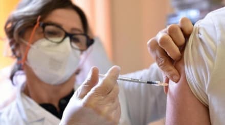 IVREA - Fino a fine agosto accesso diretto per tutti ai vaccini senza preadesione