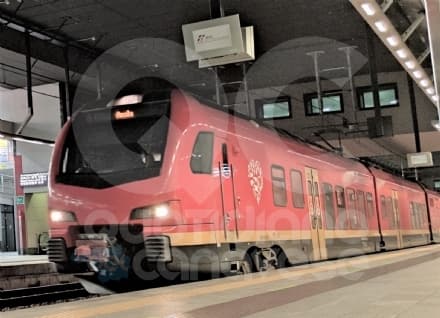 IVREA - Guasto ad un passaggio a livello, treni in ritardo fino a 90 minuti sulla linea per Aosta