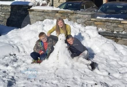 CERESOLE REALE - Paese imbiancato, festa e primo pupazzo di neve alla scuola più piccola d'Italia - FOTO