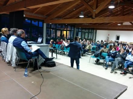 PONT CANAVESE - No alla scuola: «Inutile e costosa: speriamo che il sindaco sia un Rockefeller della finanza»