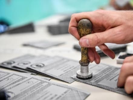 ELEZIONI CANAVESE - Alle 19 affluenza vicina al 50% alle comunali, più bassa per il referendum - I DATI COMUNE PER COMUNE