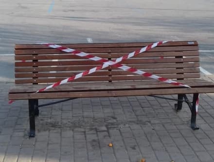 CUORGNE' - Coronavirus, panchine «sbarrate» per evitare assembramenti