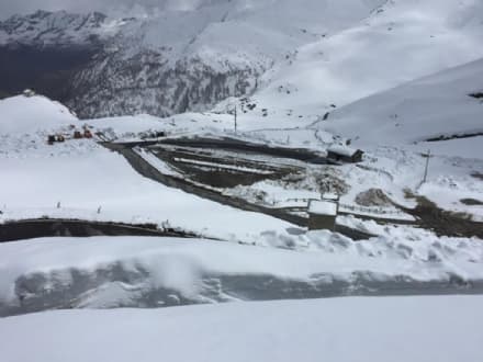 GIRO D'ITALIA A CERESOLE - Sgomberati altri 25 centimetri di neve: la tappa non è a rischio - FOTO