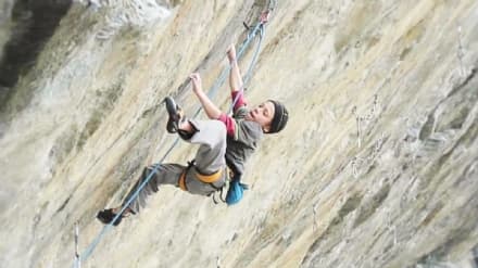 IVREA - Muore a soli tredici anni sulla parete di roccia: i genitori chiedono giustizia