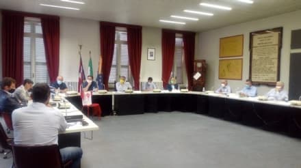 CASTELLAMONTE - Mazza ultimo atto: «Mi dimetto da sindaco, non c'è più la maggioranza». Può iniziare la campagna elettorale