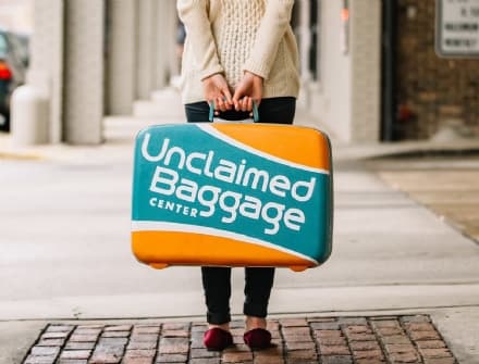 TRAVEL - Il paradiso dei bagagli smarriti