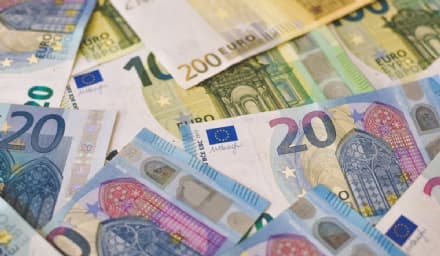 IVREA - Caro bollette, gli uffici comunali chiudono un giorno in più per risparmiare su luce e riscaldamento