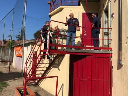 IVREA - Grande successo per l'inaugurazione della nuova sede del Vespa Club Ivrea