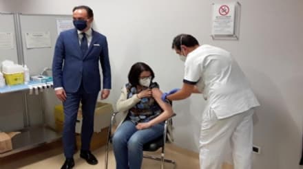 COVID - Partita la vaccinazione del personale scolastico, universitario e della formazione professionale