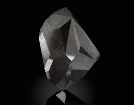 LUXURY – All’asta il diamante nero che arriva dallo spazio