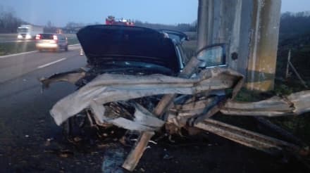 IVREA-SANTHIA' - Spaventoso incidente: feriti padre e figlio