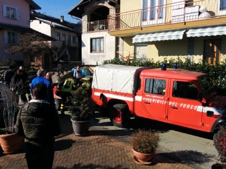 CUORGNÈ - Cade dal tetto di casa: pensionato ferito trasportato con l'elicottero al Cto