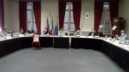 CASTELLAMONTE - Crisi di maggioranza: giovedì Consiglio, venerdì il commissariamento?