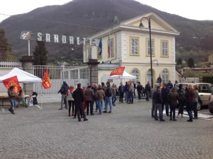PONT - Presidio alla Sandretto: l'azienda ribatte al sindacato