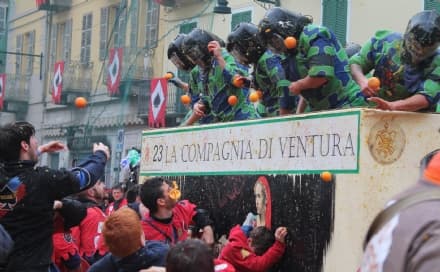 IVREA - Lo Storico Carnevale e la battaglia delle arance meglio di Viareggio e Venezia su Facebook