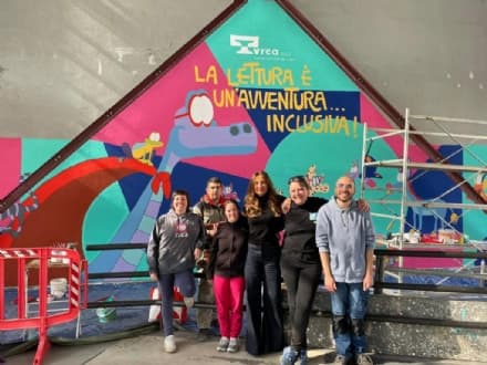 IVREA - Ecco il murales dedicato a libro e inclusione