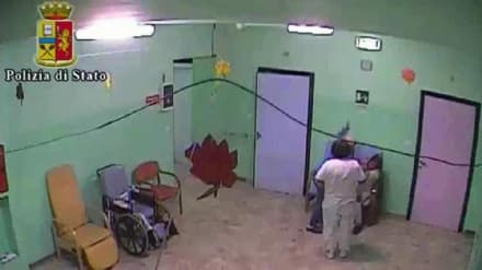 ORRORE IN CASA DI RIPOSO - Picchiano anziani e disabili: due operatrici canavesane in manette - VIDEO