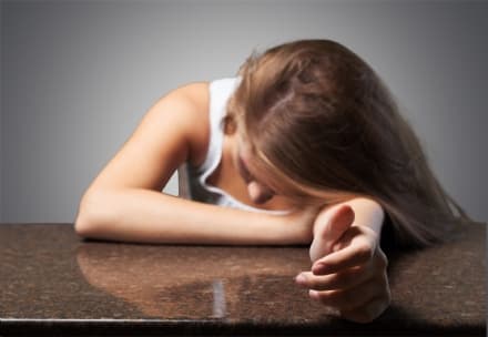 IVREA - Abusi sessuali sulla bambina undicenne: madre e amante condannati per le violenze