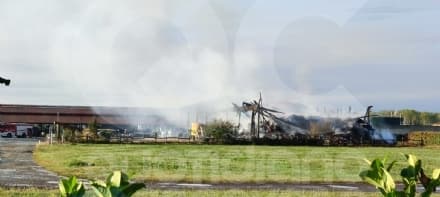RIVAROLO CANAVESE - Incendio in borgata Vittoria: fienile distrutto, danni ingenti per l'azienda agricola - FOTO e VIDEO