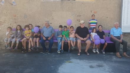 MAGLIONE - Inaugurata la panchina viola della gentilezza - FOTO