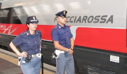 CHIVASSO - Operazione «stazioni sicure»: controlli della polizia ferroviaria su treni e passeggeri