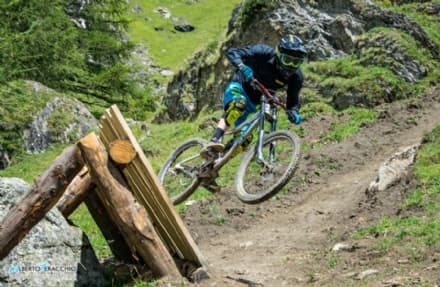 DOWNHILL - Domenica la prima gara in Canavese a San Colombano - VIDEO DA BRIVIDI