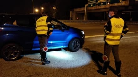 SICUREZZA - Raffica di controlli nel weekend: 12 ubriachi al volante beccati dalla polizia stradale
