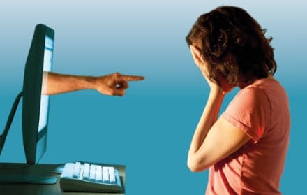 CUORGNE' - Contro il cyberbullismo a lezione dalla polizia