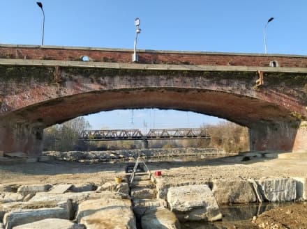 CHIVASSO - Lavori per proteggere il ponte dal torrente Malone