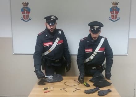 FELETTO - Furti nelle case, inseguimento dei carabinieri: un malvivente arrestato. I complici in fuga
