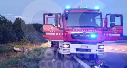 TRAGEDIA IN AUTOSTRADA - Intera famiglia distrutta nello schianto sulla bretella Ivrea-Santhià - FOTO