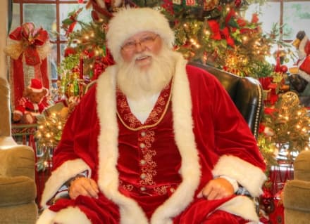 NATALE - L'albergo che ogni giorno celebra Santa Claus