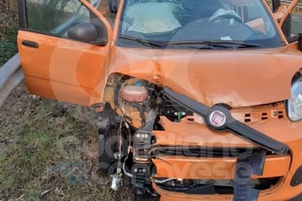 PEDEMONTANA - Si stacca la ruota da un camion e colpisce una Fiat Panda: paura a Quagliuzzo - FOTO