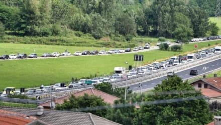 QUINCINETTO - Riapre l'autostrada Torino-Aosta: doppio senso di marcia tra Quincinetto e Pont Saint Martin