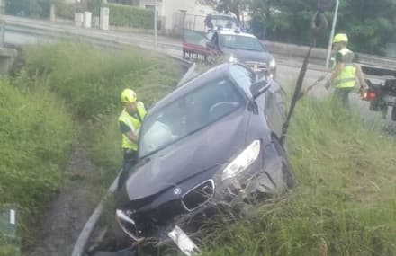 BUSANO - Incidente nella zona industriale: una donna contusa