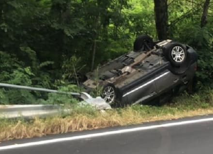 SPARONE - Incidente sulla ex statale 460: auto finisce ruote all'aria nel fossato