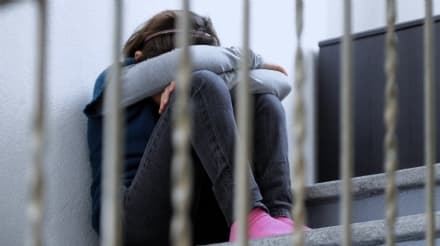 CIRIE' - Rapporti sessuali virtuali con minorenni: il pedofilo di Whatsapp condannato a dieci anni di carcere