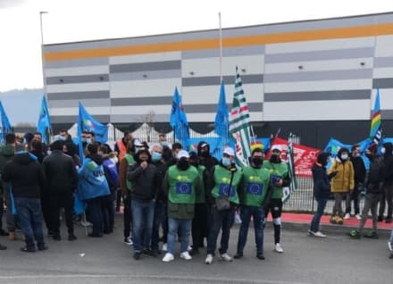 TORRAZZA-BRANDIZZO - Sciopero Amazon: oggi a rischio le consegne. L'azienda risponde con una lettera ai clienti